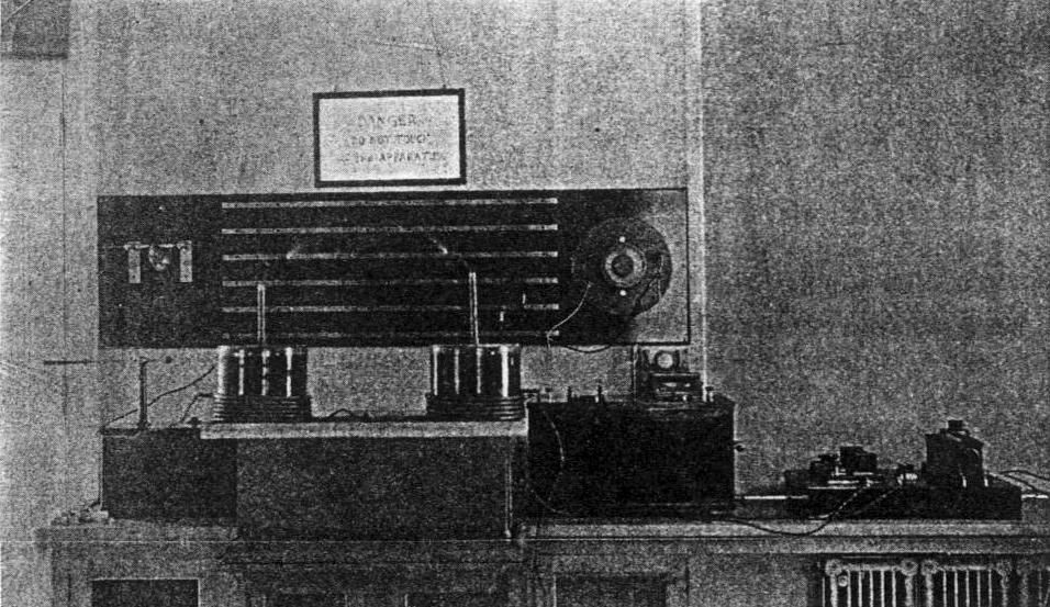 Bi-polar Tesla coil capable of 20-inch spark