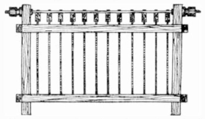 Complete mounting of the high tension condenser