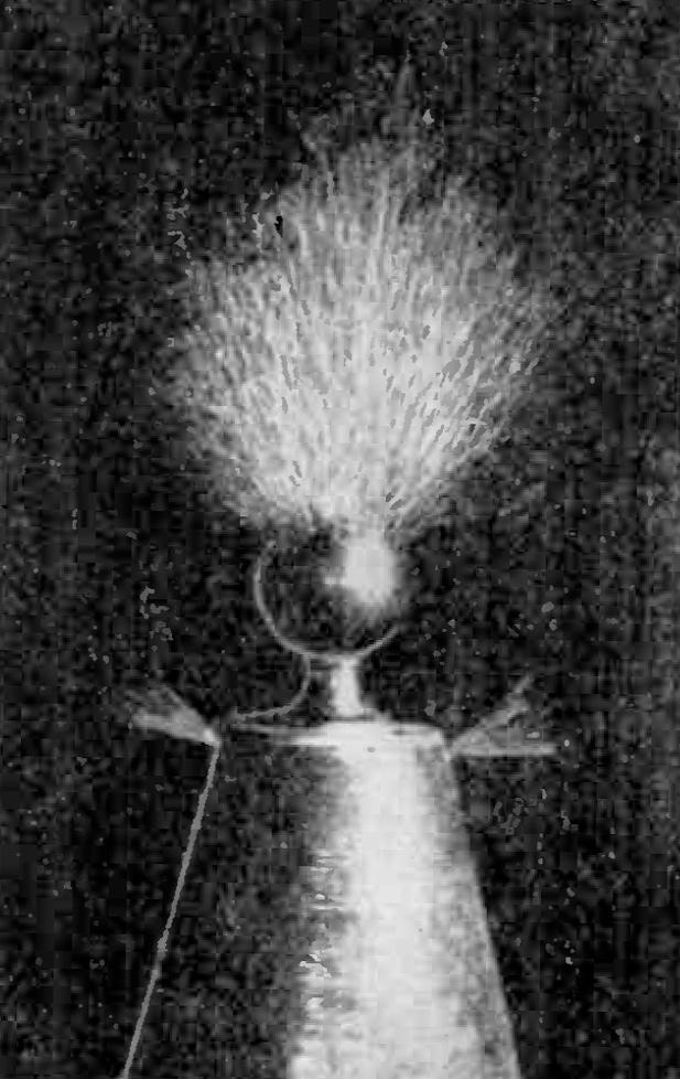 Kenneth Swezey's Tesla coil in operation