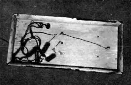 Underside view of vacuum tube Tesla coil