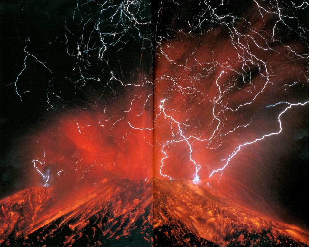 Lightning occurring in volcano's pyroclastic cloud