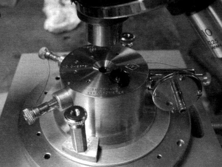 Closeup of the Lindemann electrometer.