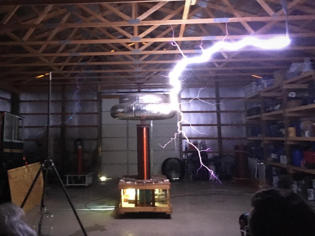 Roger Smith's Large DC Tesla Coil