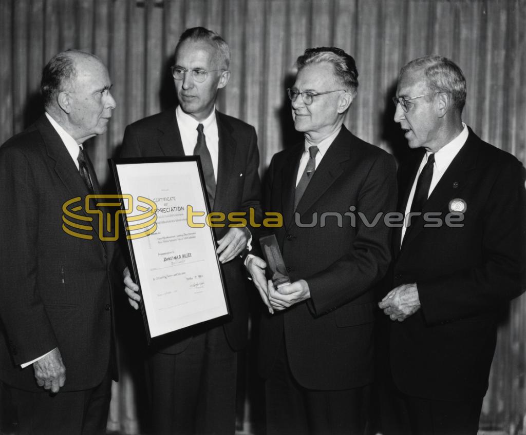 Franklin Institute managers honor the Nikola Tesla Museum