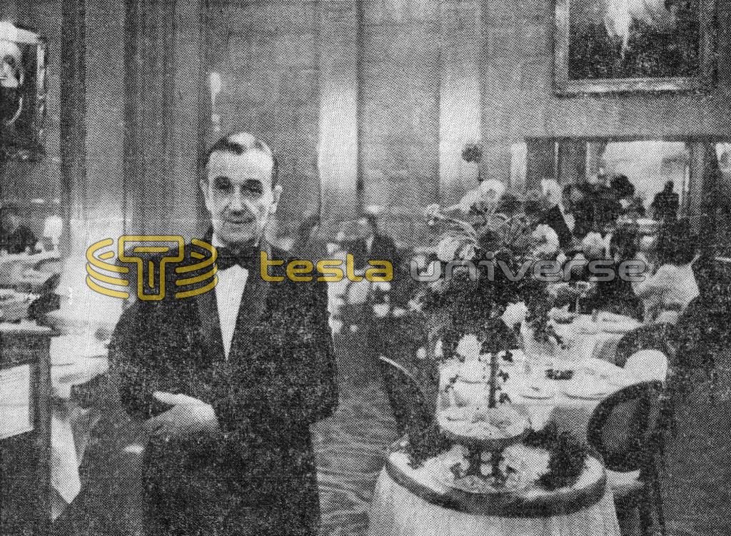 ohn Noosel, maître d’ at Oak Room of the St. Regis-Sheraton