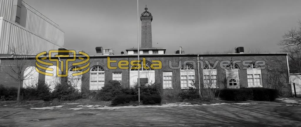 Wardenclyffe laboratory, circa 1997 when owned by Peerless