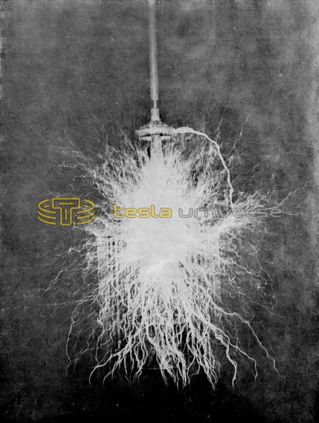 Tesla using a ball as a discharge point from the extra coil of his Colorado Springs oscillator