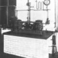 Tesla oscillator, combining in one mechanism dynamo and steam-engine